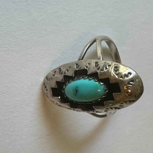 Turquoise & Sterling Ring - Picture 4 of 6